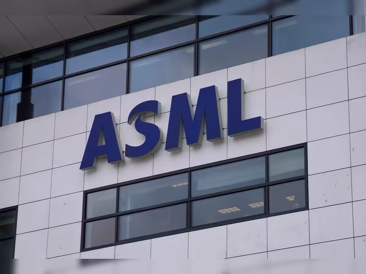 ASML Stock Surge 2025: Why Investors Are Betting Big on the Company Behind Every AI Chip