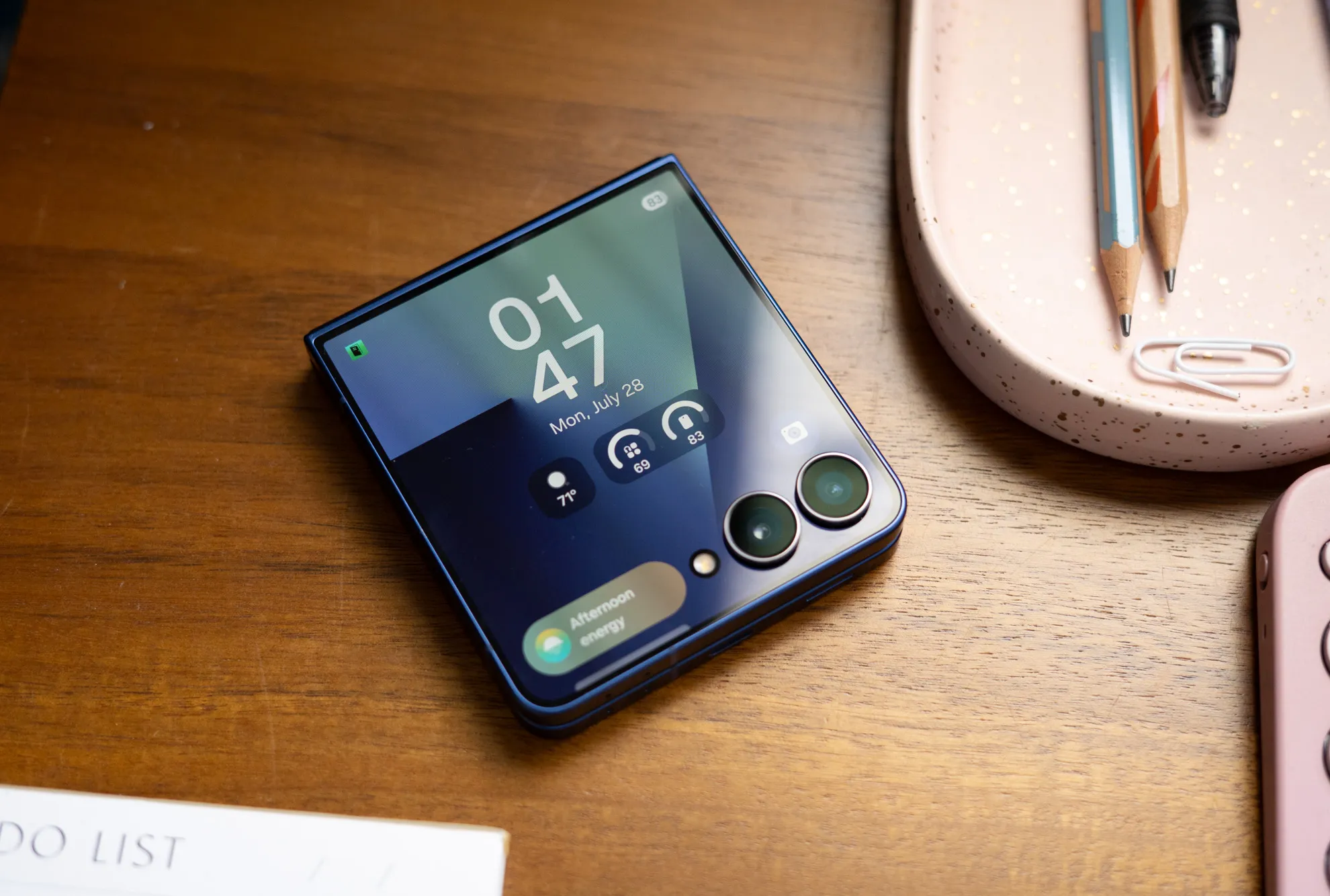 257866_Samsung_Galaxy_Z_Flip_7_review_AJohnson_0005