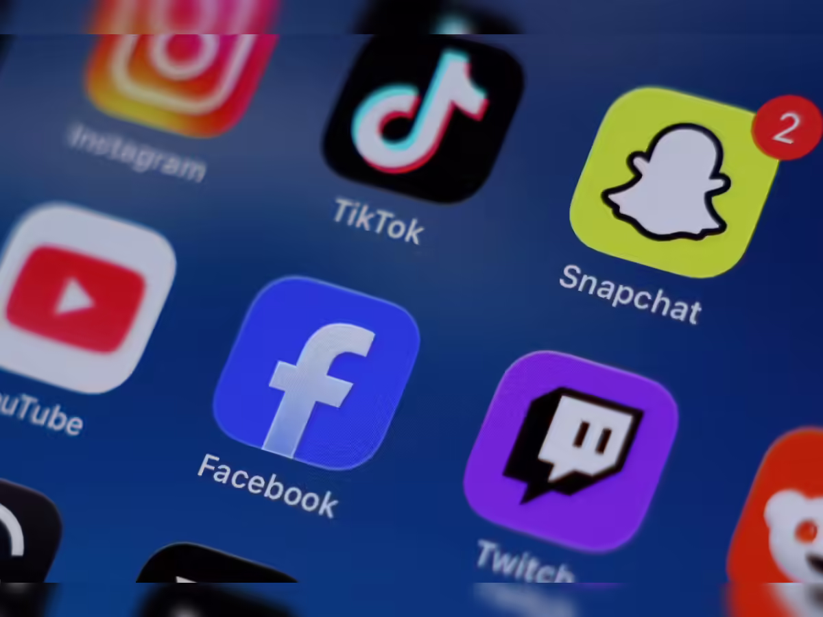 Social Media Ban for Under-16s: 75% of Indian Parents Support Age Restrictions, Survey Finds