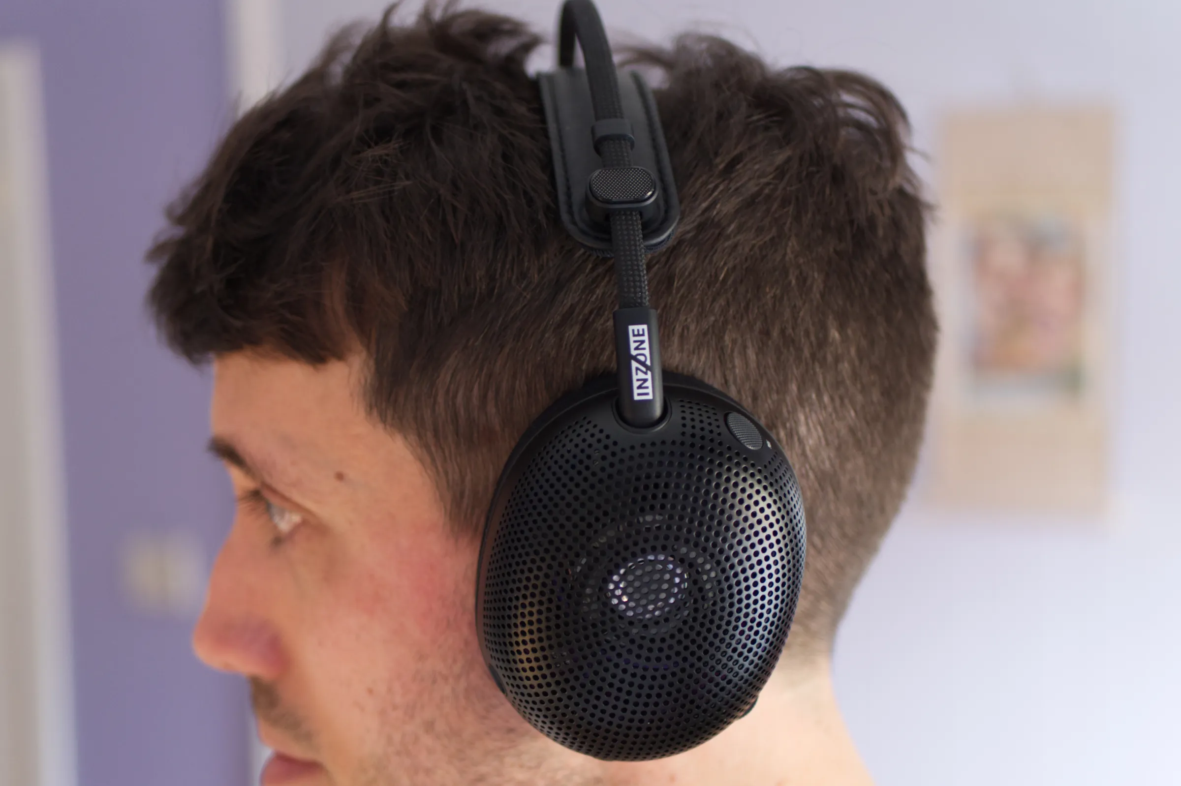 The H6 Air shares its driver technology with Sony's $400 MDR-MV1 professional studio headphones