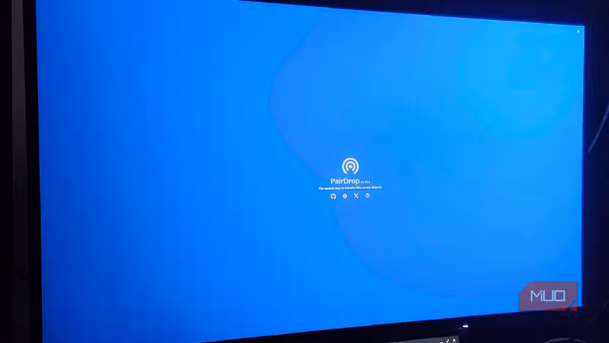 PairDrop's clean interface showing connected devices on the same network