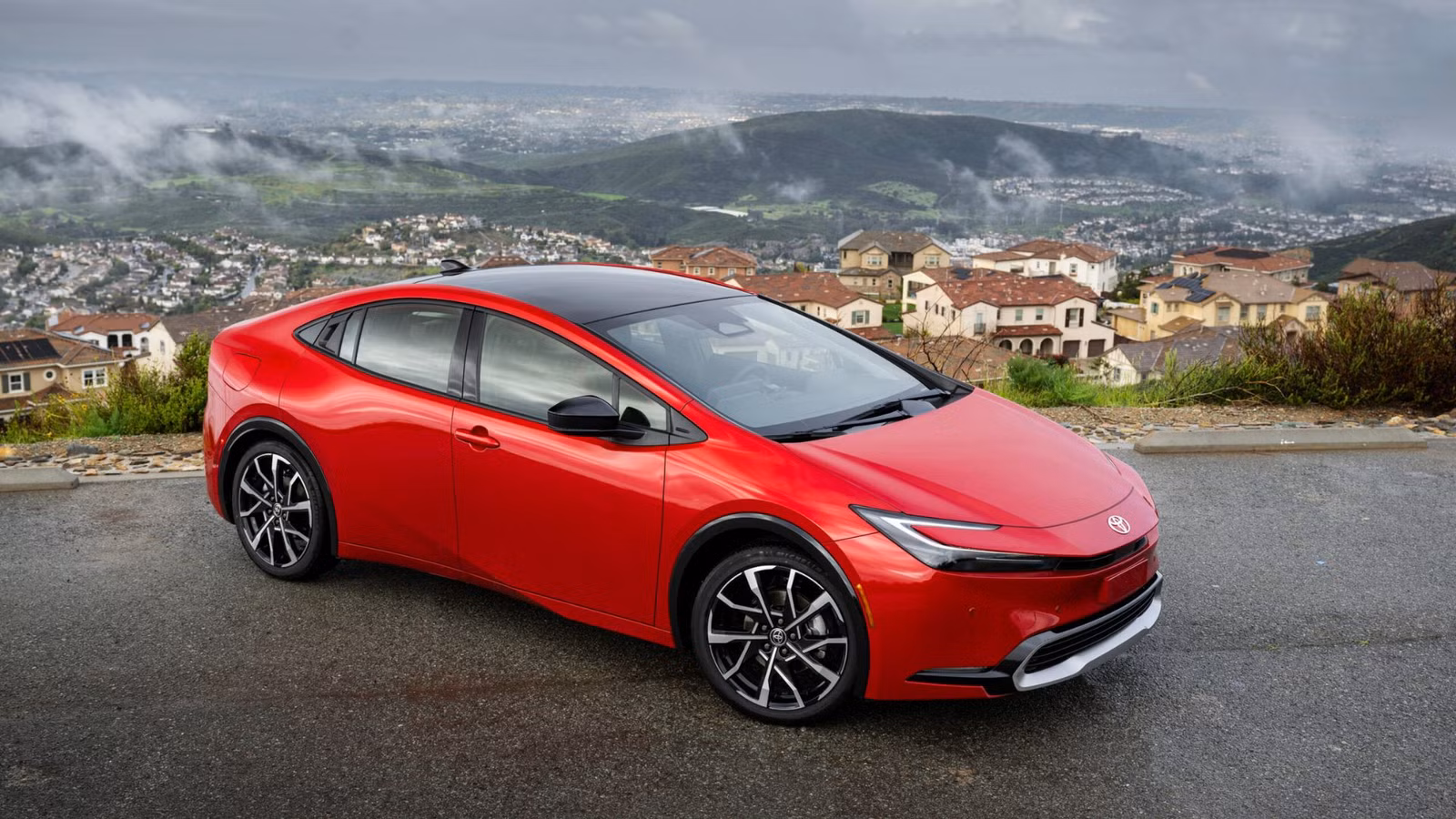 Fleet Fuel Costs 2026: 6 Hybrids Under $30K That Save Big