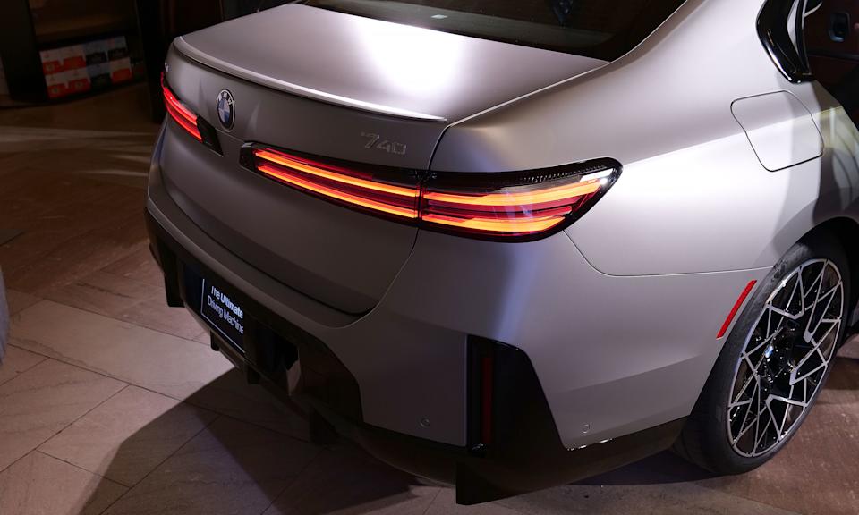 On the new 2027 models, BMW extended the 7-series' taillights to give its rear a more distinctive appearance.