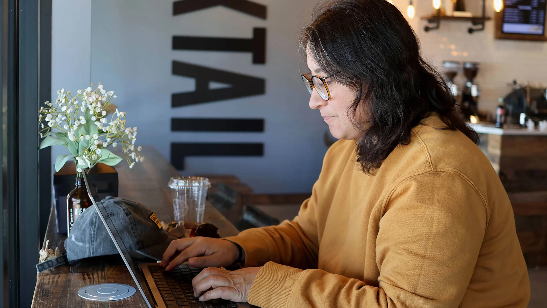 4 Tips Remote Workers Need to Protect Data in Public