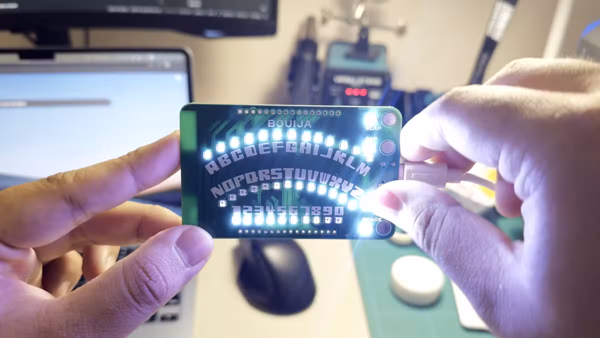 Bouija: an ESP32-powered business card by Binh Pham