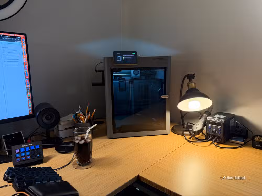 Open-bed printers leave moving parts and hot surfaces exposed