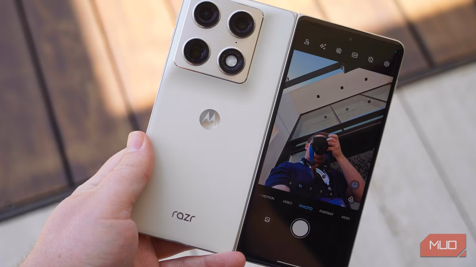 Motorola Razr Fold Undercuts Samsung, Google With May Launch