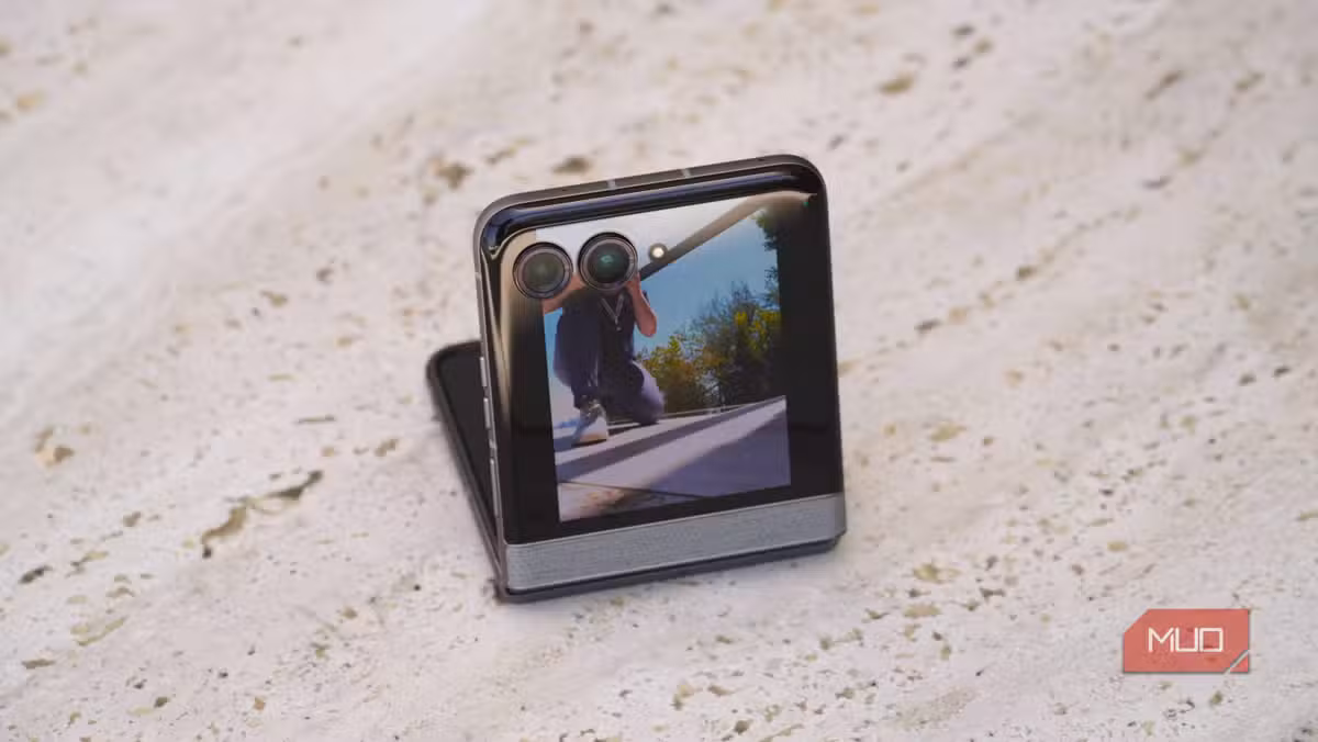 The Motorola Razr 2026 showcases premium materials and distinctive colorways