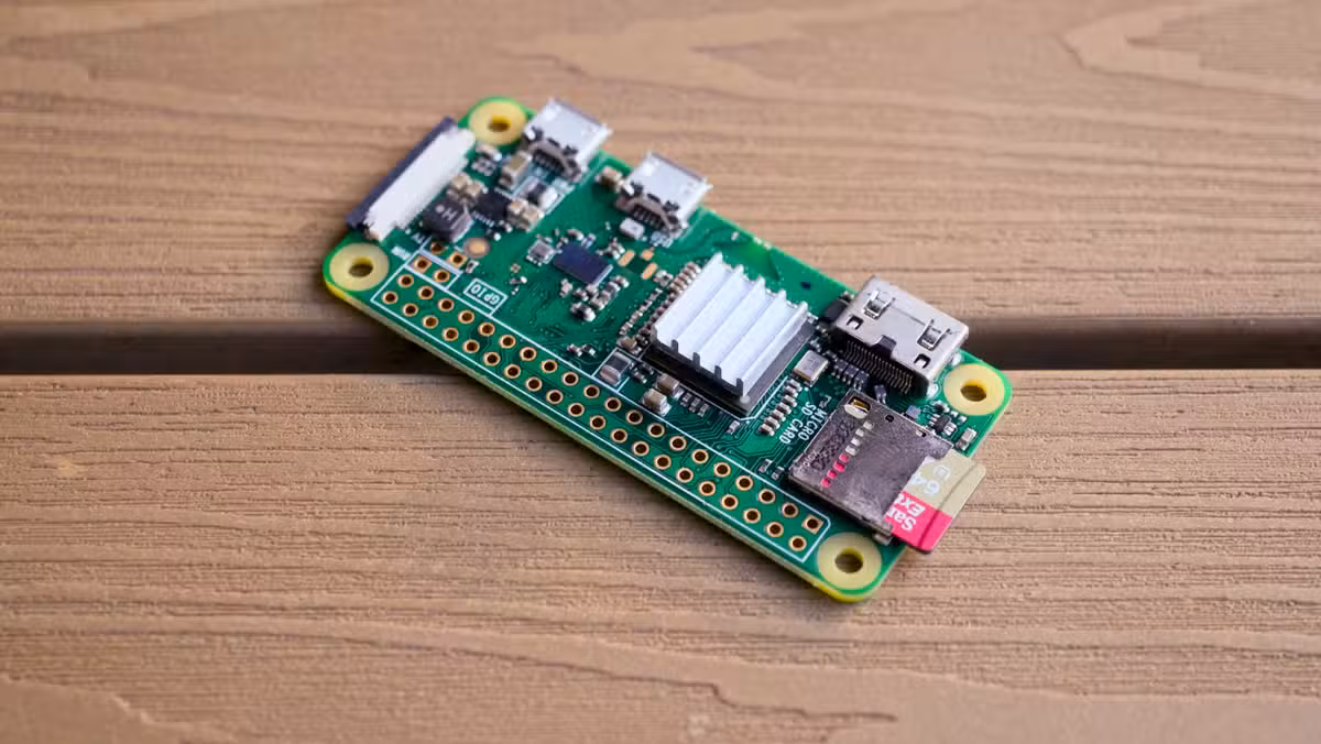 The Pi Zero 2W's compact size makes it ideal for handheld gaming builds