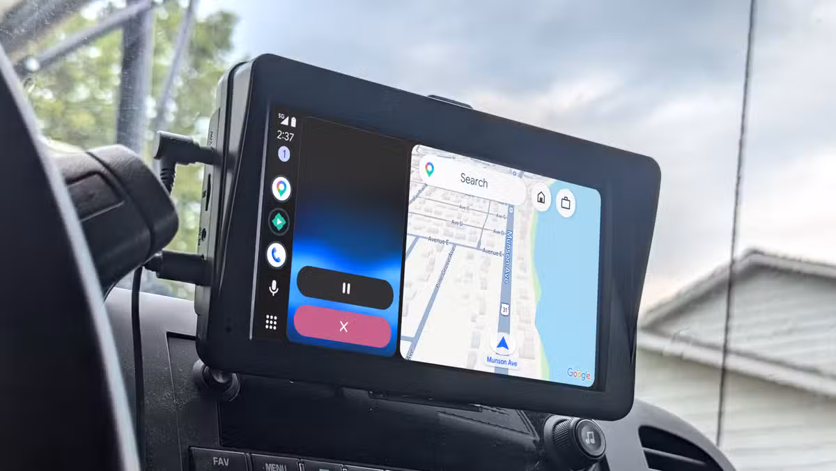 Gemini's interface in Android Auto shows processing delays that frustrate drivers