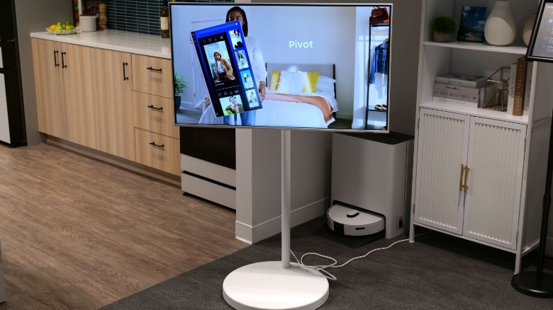43-inch Samsung Movingstyle Essential monitor