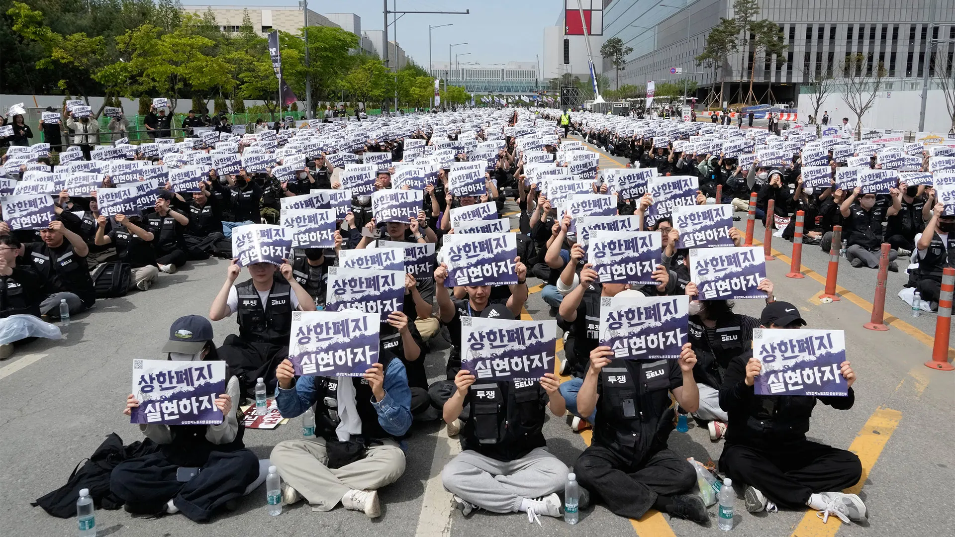 Samsung Strike Threatens Global Chip Supplies and AI Growth