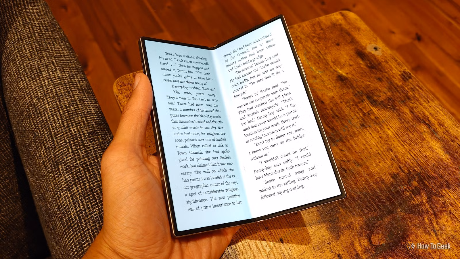 Why Samsung Should Build a Foldable E-Reader