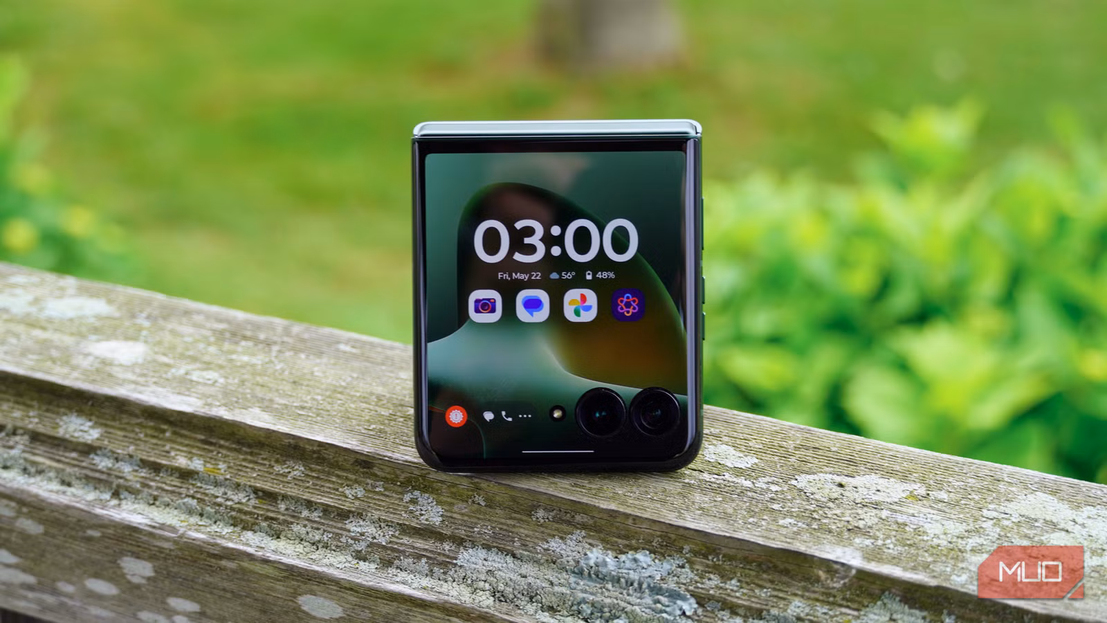 Razr Plus 2026 vs Galaxy Z Flip 7: Which Flip Phone Wins?