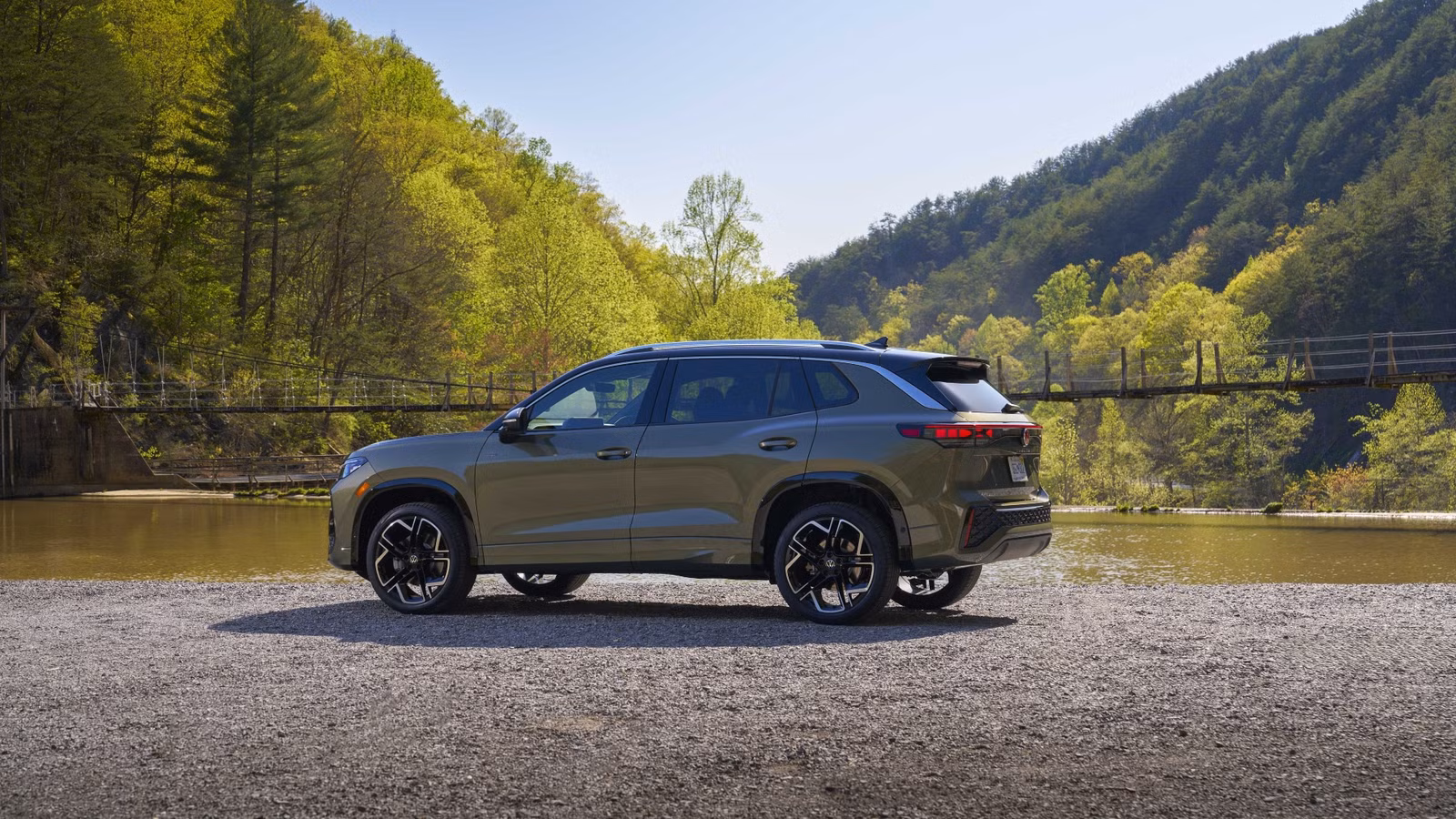 2026 Volkswagen Tiguan vs Toyota RAV4: Which SUV Wins?