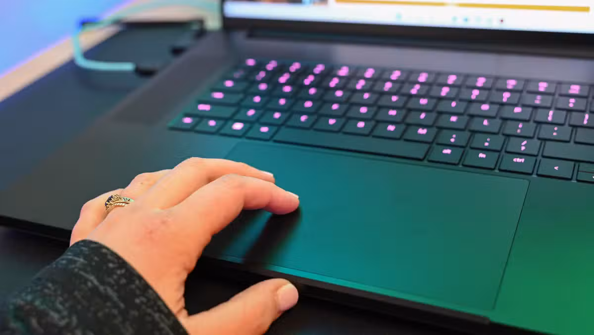 The Razer Blade 18 is among the small percentage of Windows laptops with haptic trackpad support