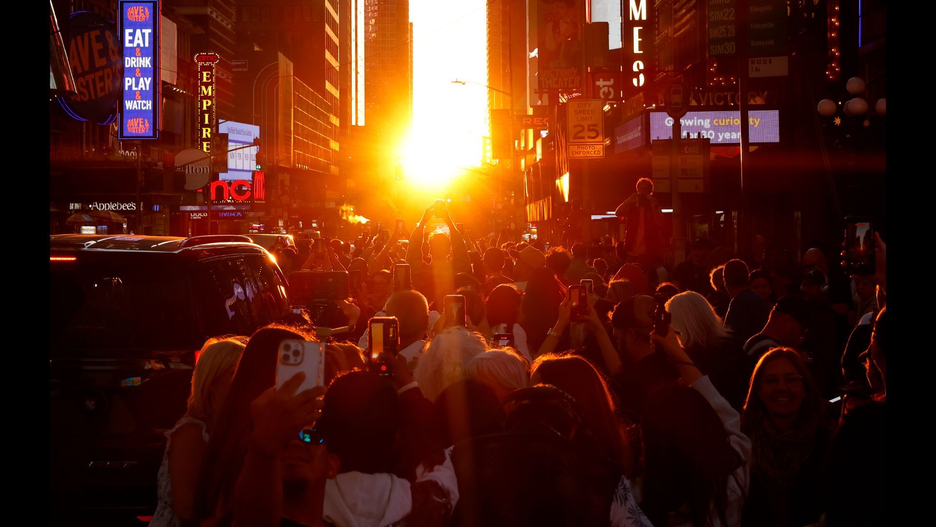 Manhattanhenge Returns July 11: Where to Watch the Sun Set