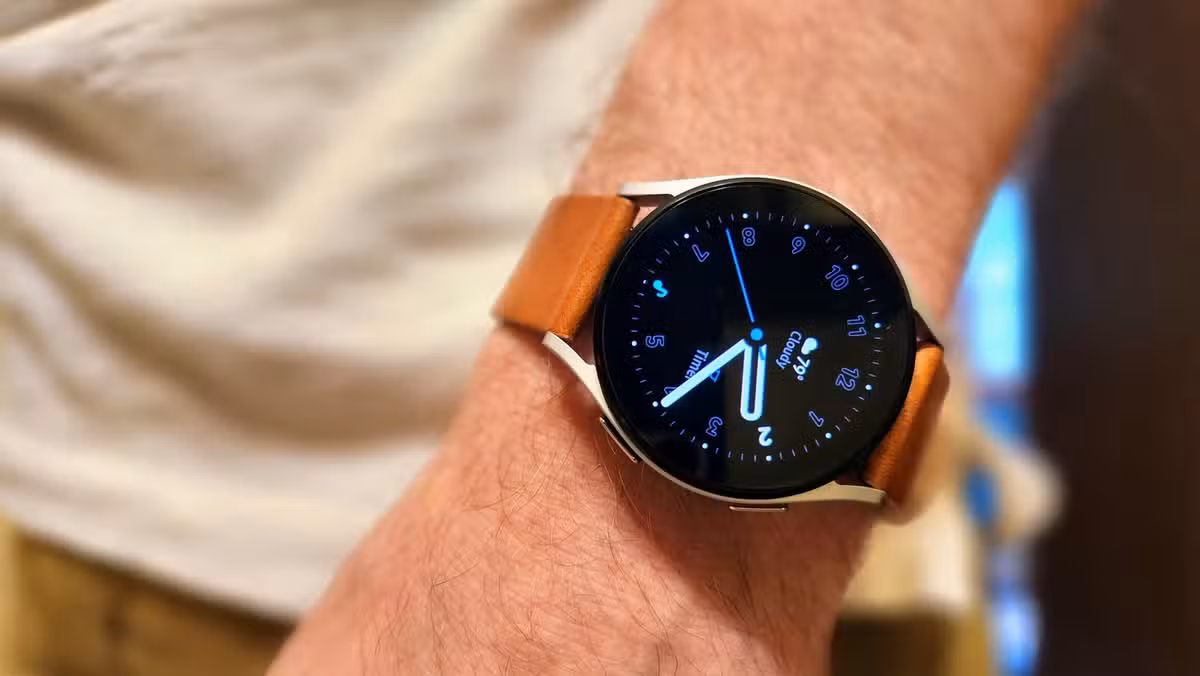 The Galaxy Watch's gesture controls work through finger movements detected by the watch's sensors