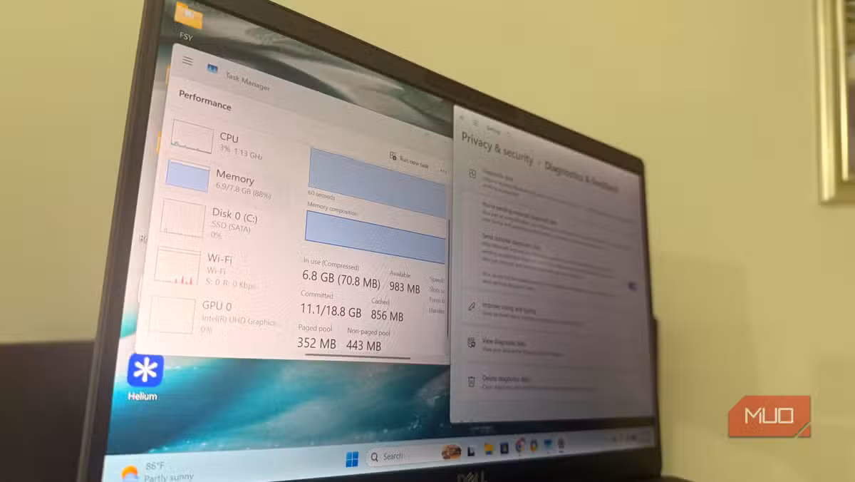 Task Manager showing idle RAM usage before optimization