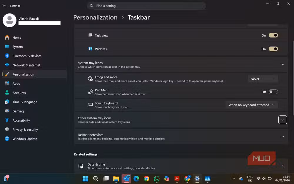 The Windows 11 taskbar settings panel offers limited customization options compared to previous versions