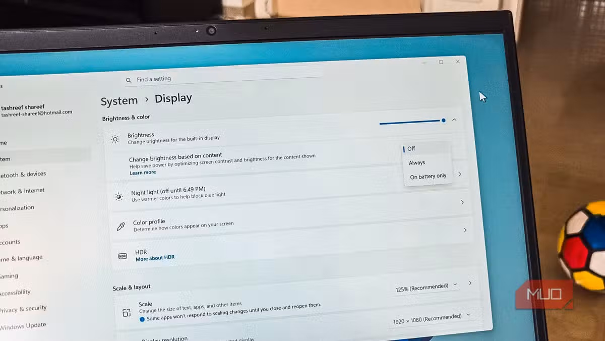 The Visual effects panel in Windows 11 Settings lets you disable transparency and animations