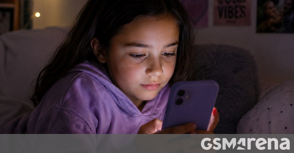 UK bans social media for under-16s starting next year