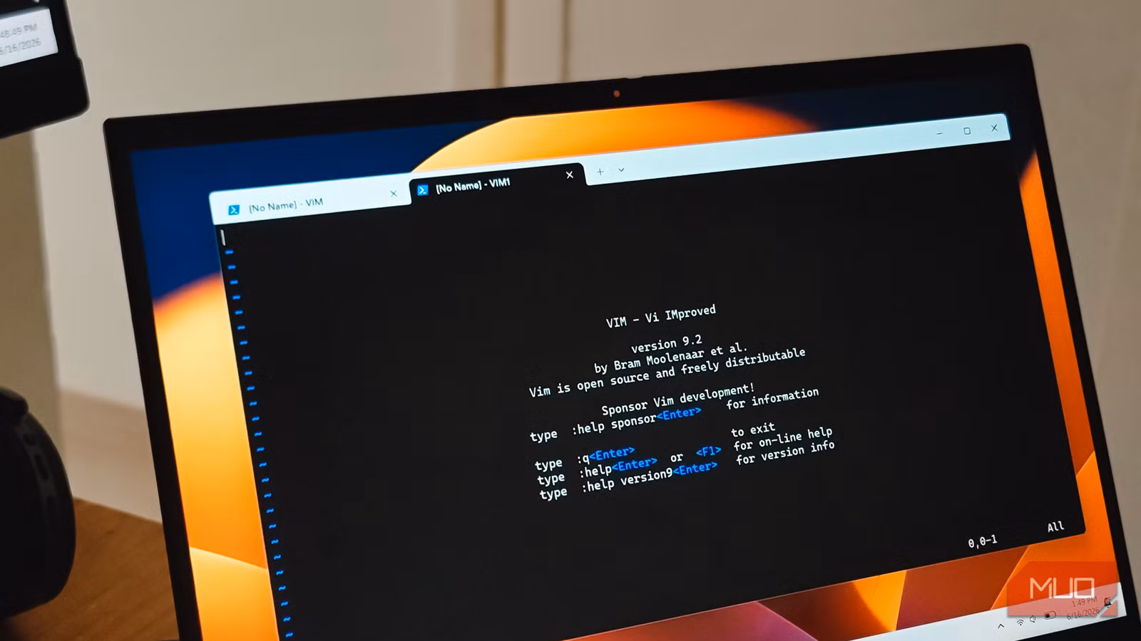 Vim ضد تطبيقات الكتابة الحديثة: لماذا يتفوق محرر عمره 34 عاماً؟