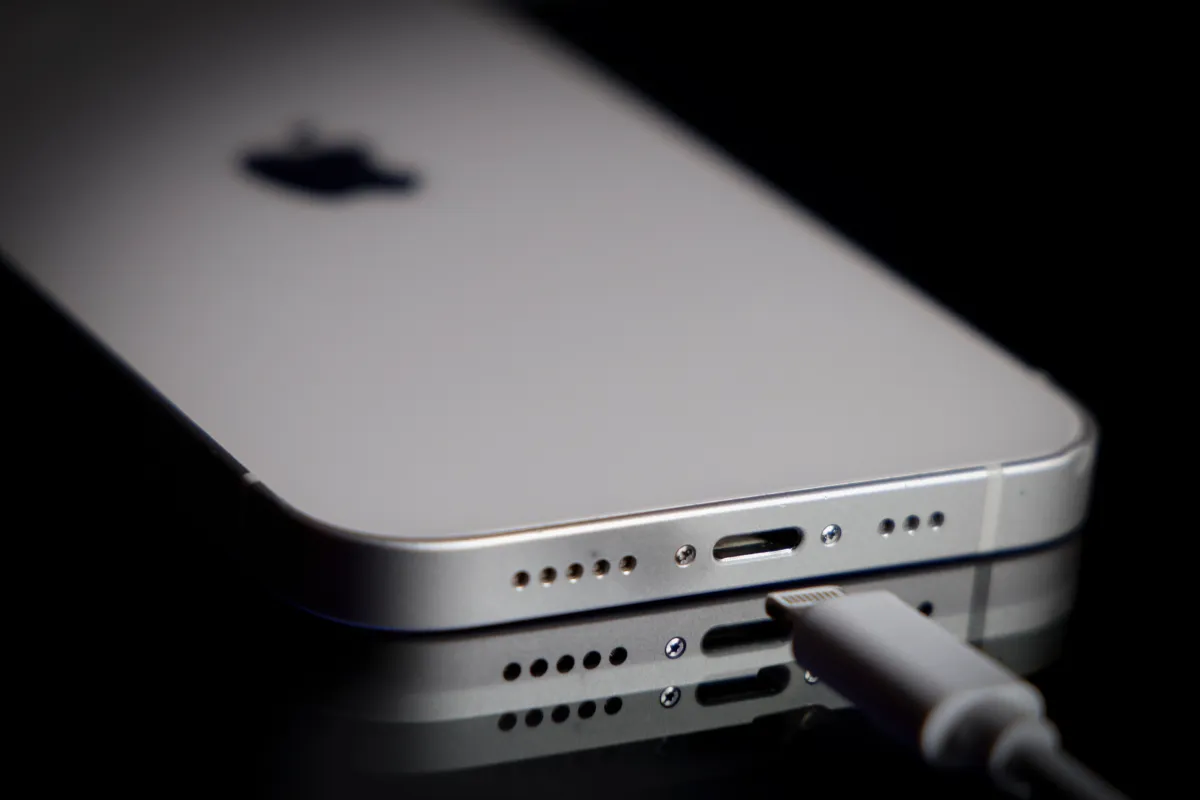 ثغرة غير قابلة للإصلاح في شرائح Apple تتيح كسر حماية هواتف iPhone القديمة