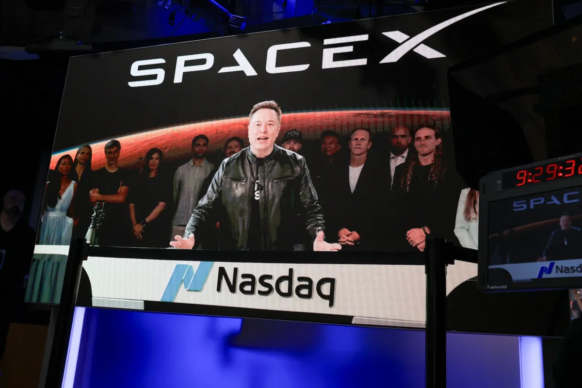 SpaceX dips below $135 IPO price as Starship test looms